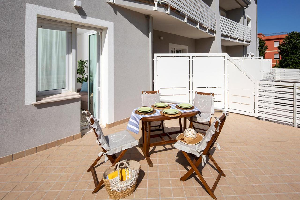 Appartamenti Villa Miramare Rimini Eksteriør billede