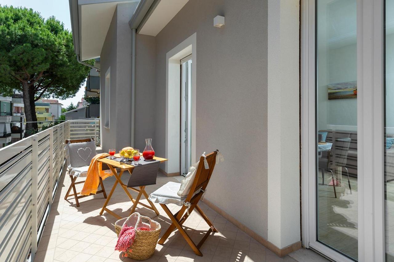 Appartamenti Villa Miramare Rimini Eksteriør billede