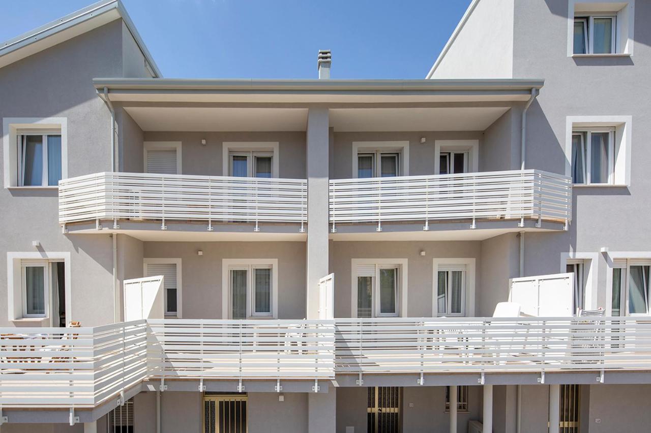 Appartamenti Villa Miramare Rimini Eksteriør billede