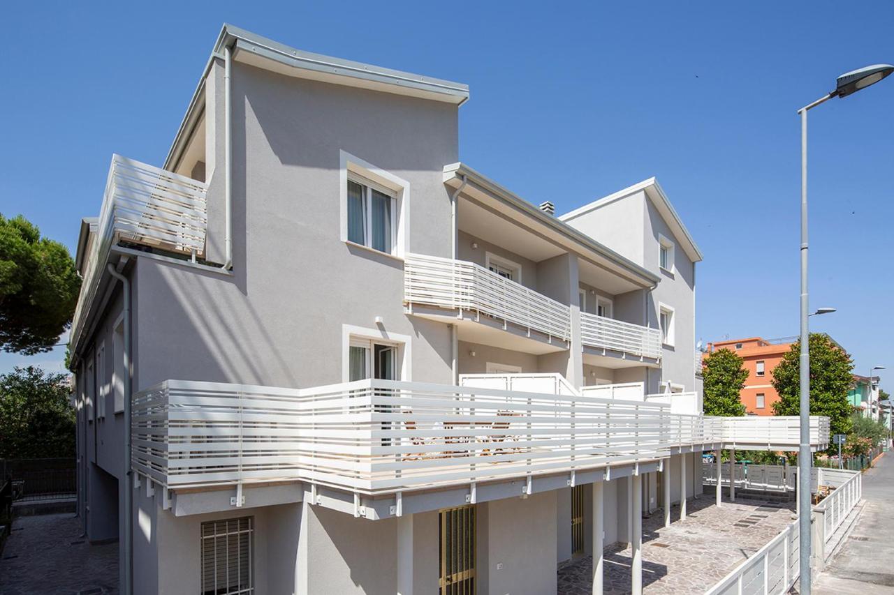 Appartamenti Villa Miramare Rimini Eksteriør billede